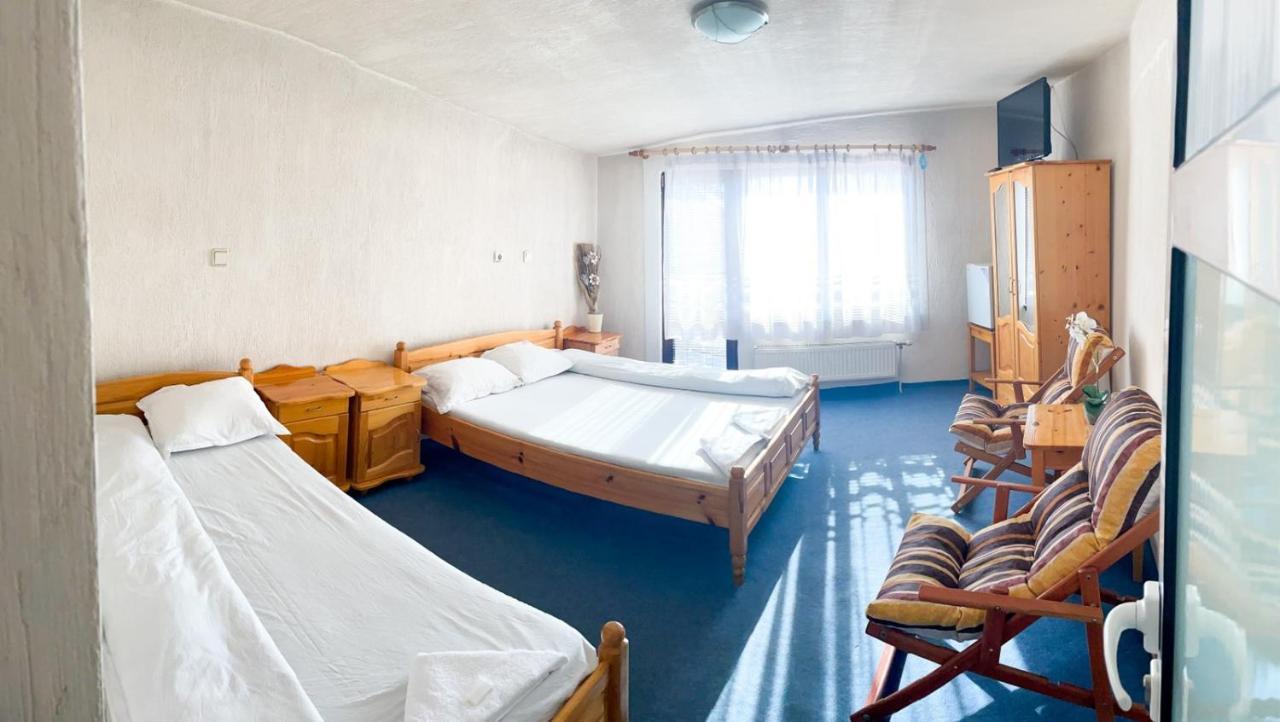 Къща За Гости С Механа Баджо Dospat Chambre photo